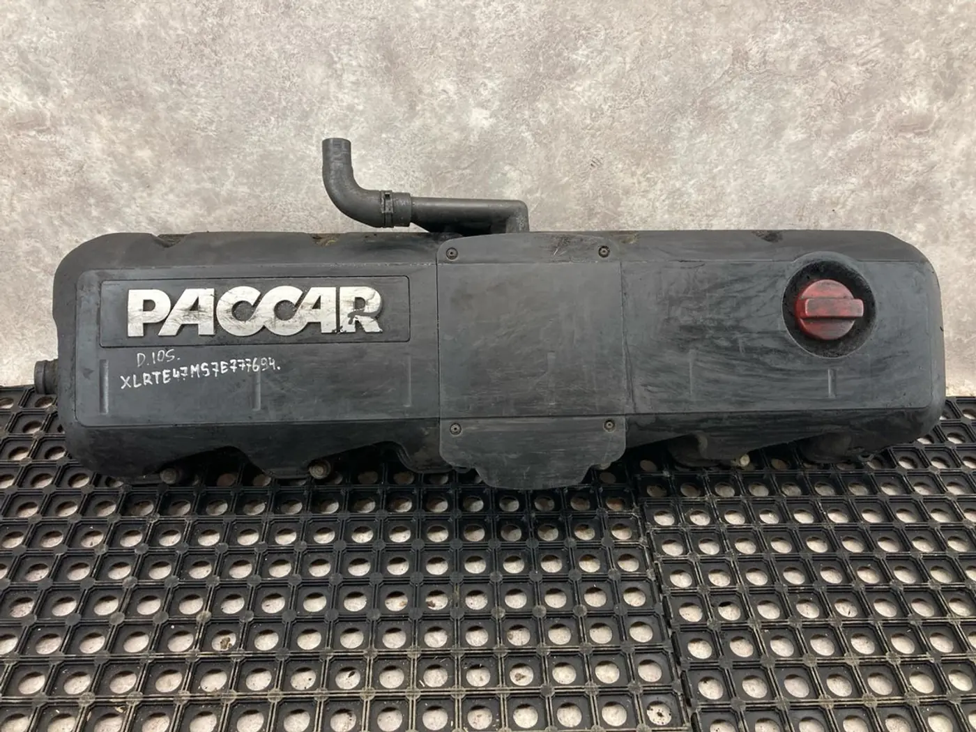 Крышка клапанная двигателя к DAF CF 85 2007