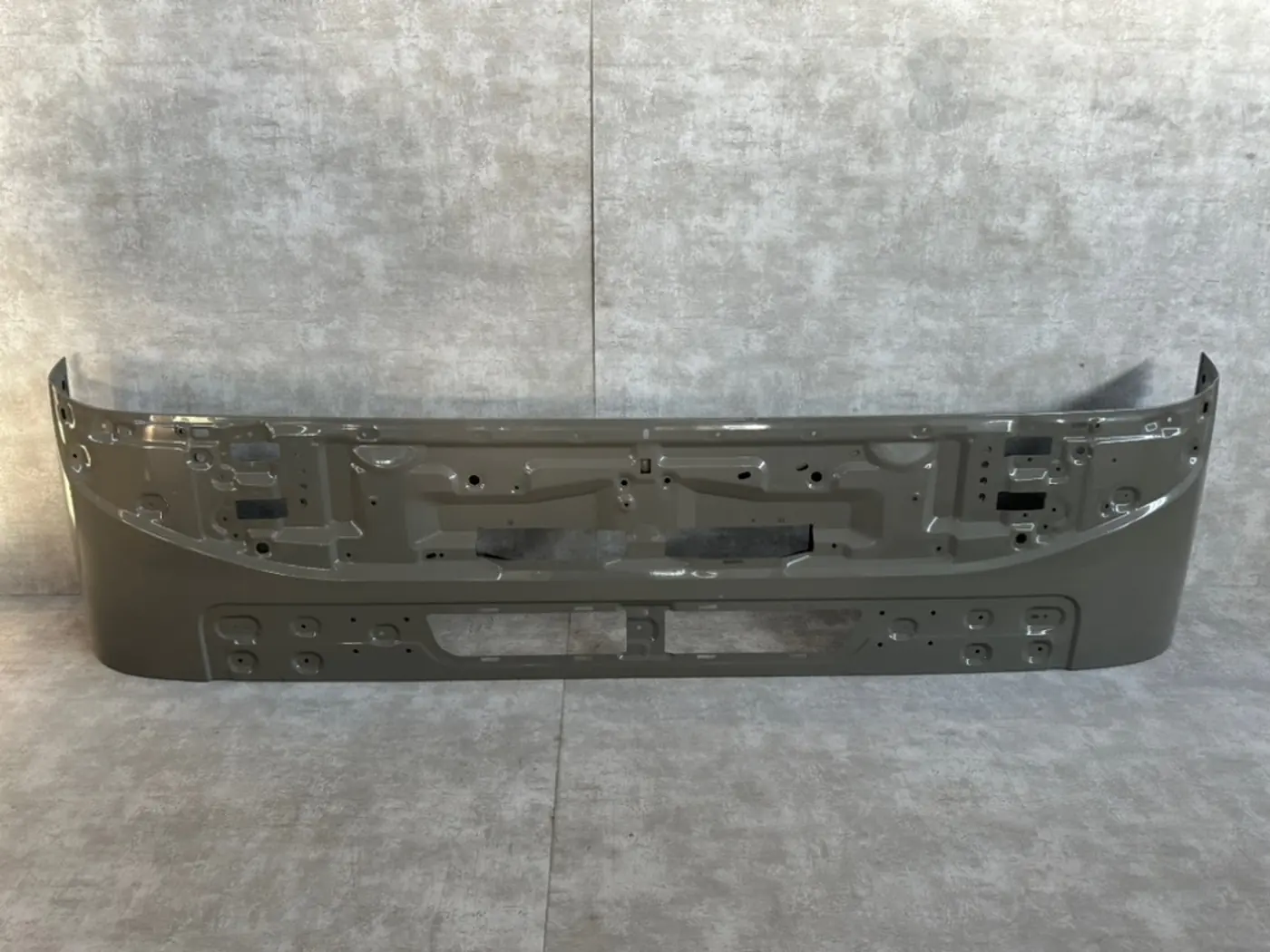 Капот к Volvo  2007