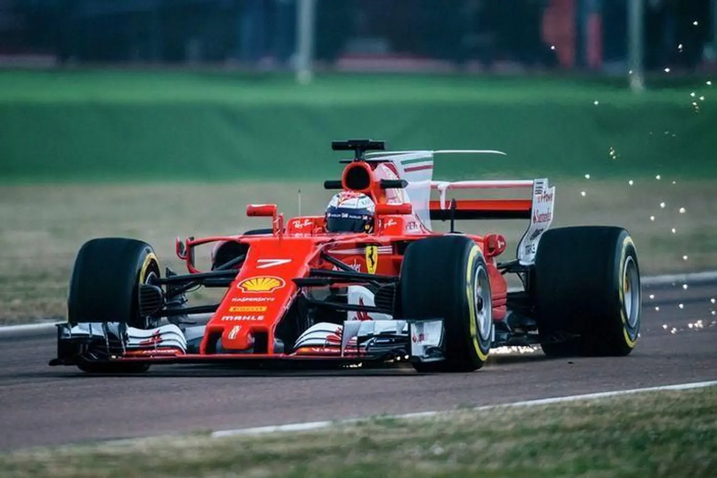 F1. Первые круги Ferrari SF70H в Фьорано. За рулем - Кими. Полный звук!