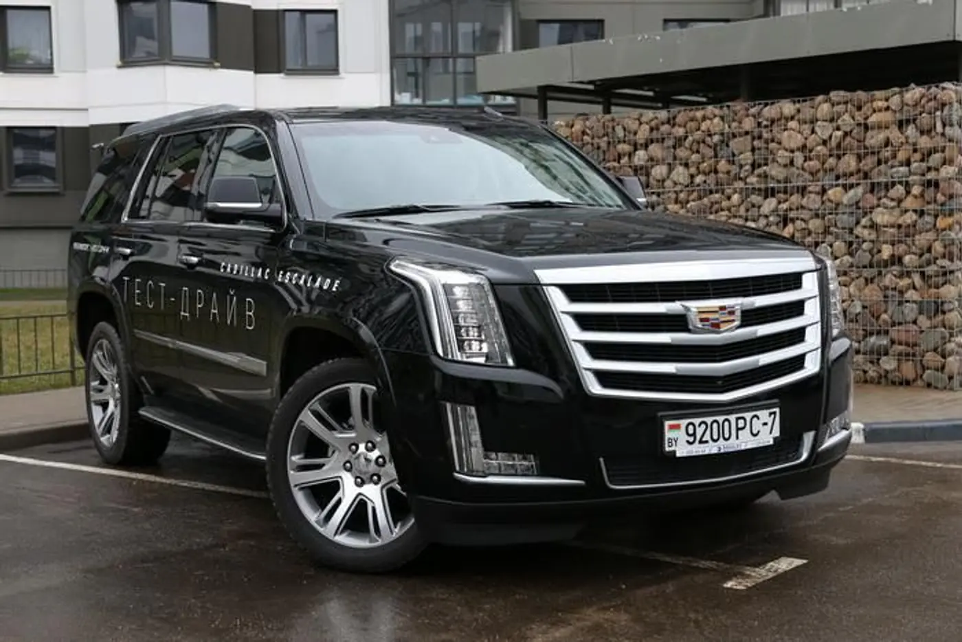 Дрифт, драг и 4 цилиндра... Тест-драйв Cadillac Escalade белорусской сборки