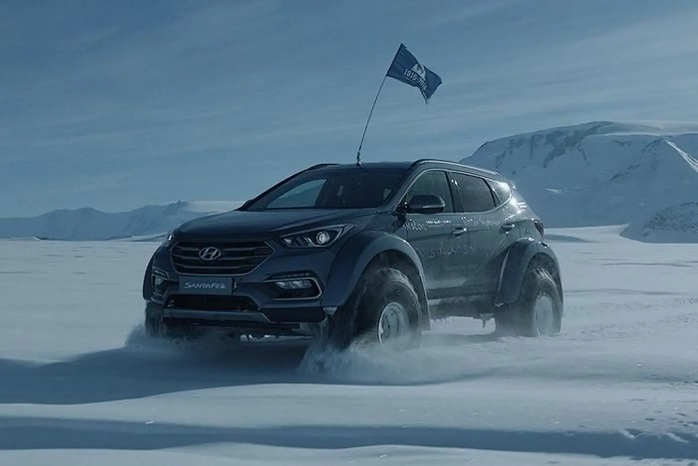 Кроссовер Hyundai Santa Fe стал первым легковым автомобилем, пересекшим Антарктиду