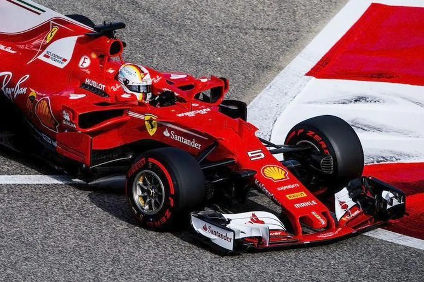 F1. GP Бахрейна. Феттель выигрывает дуэль у Хэмилтона и возвращает себе лидерство в чемпионате!