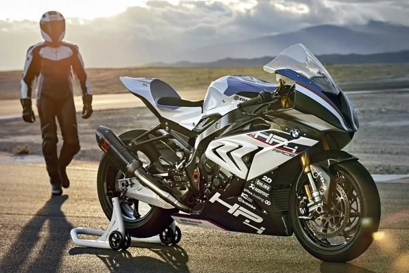 BMW представила новый 215-сильный супербайк HP4 Race
