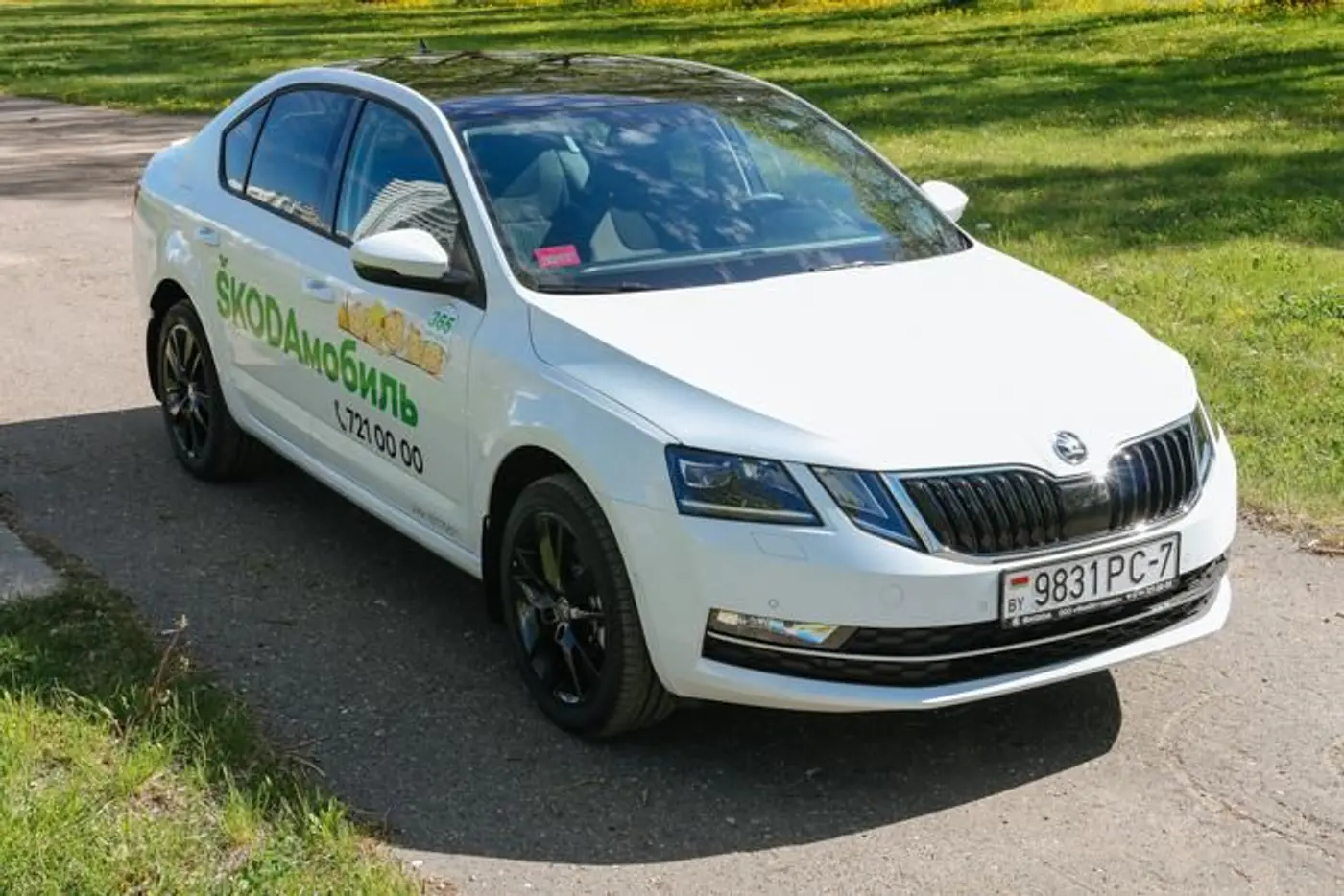 Есть повод для радости? Первый белорусский тест-драйв Skoda Octavia, которую ругают за фары в стиле Mercedes