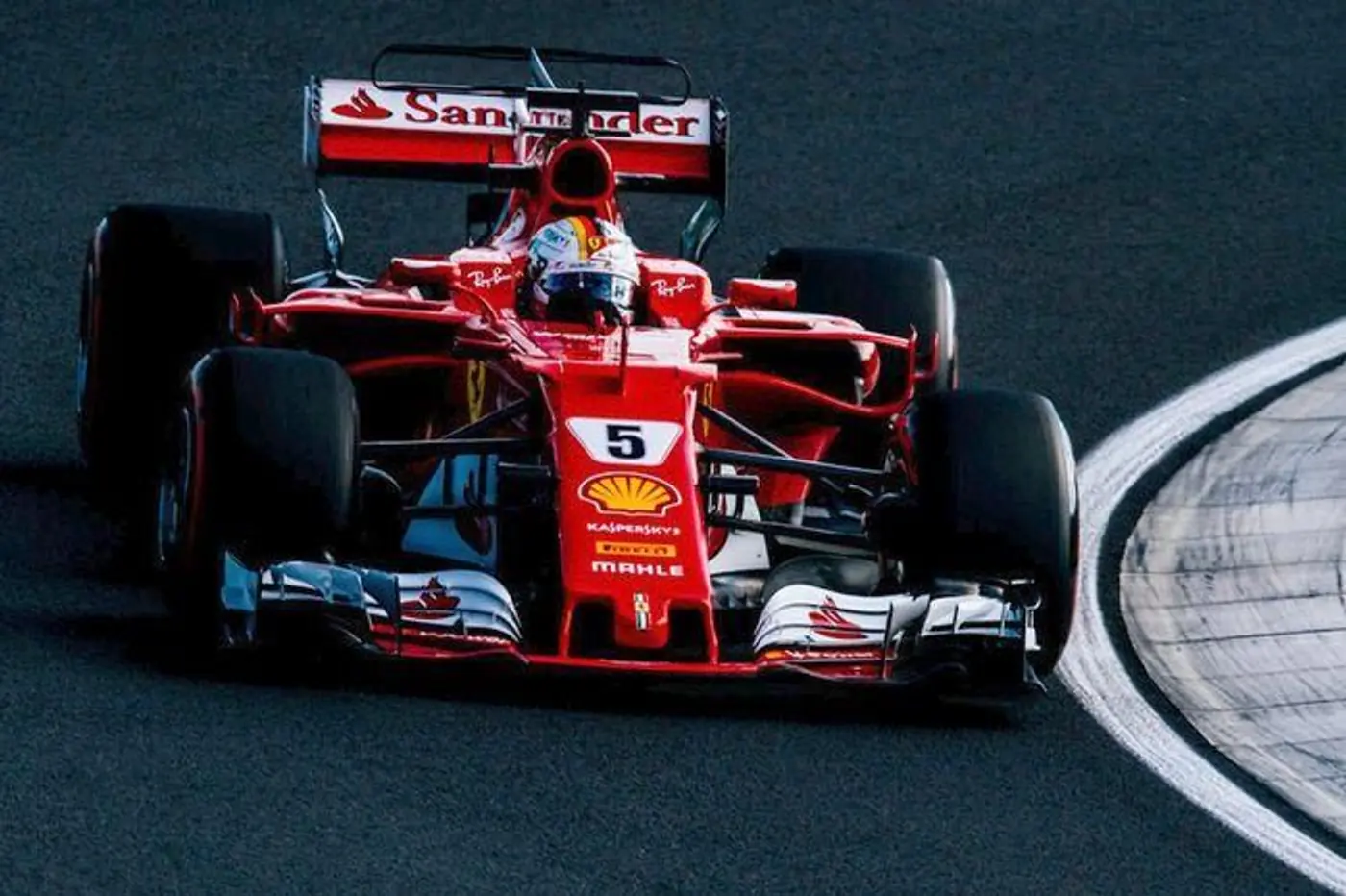 F1. GP Венгрии. Феттель и Райкконен обставили Mercedes в квалификации!
