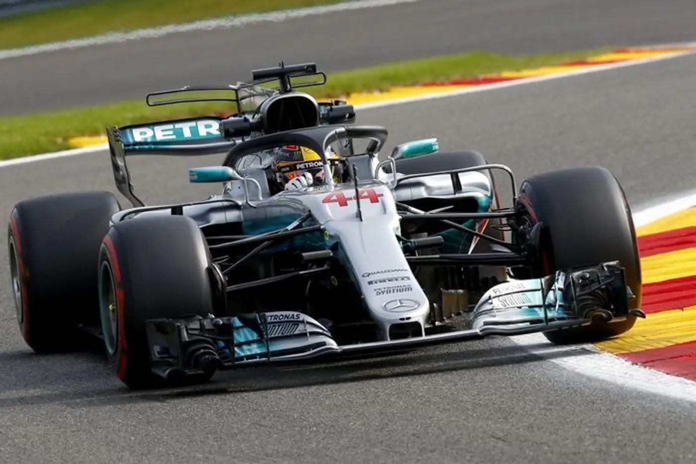 F1. GP Бельгии. Хэмилтон выиграл поул, но Mercedes беспокоит гоночный темп Ferrari