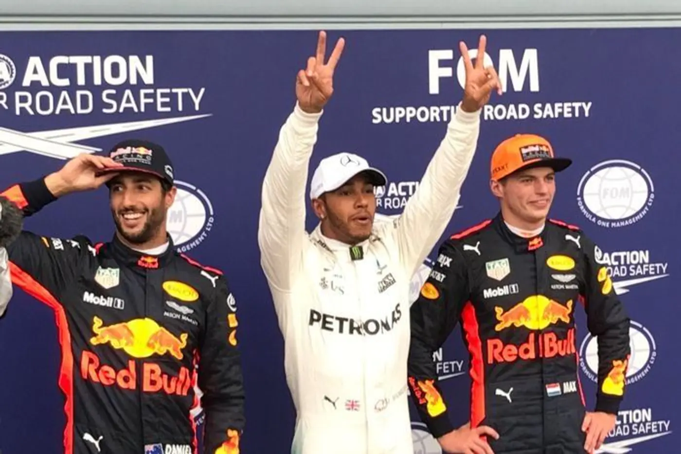 F1. GP Италии. Льюис Хэмилтон вырывает поул у Red Bull в дождевой квалификации!
