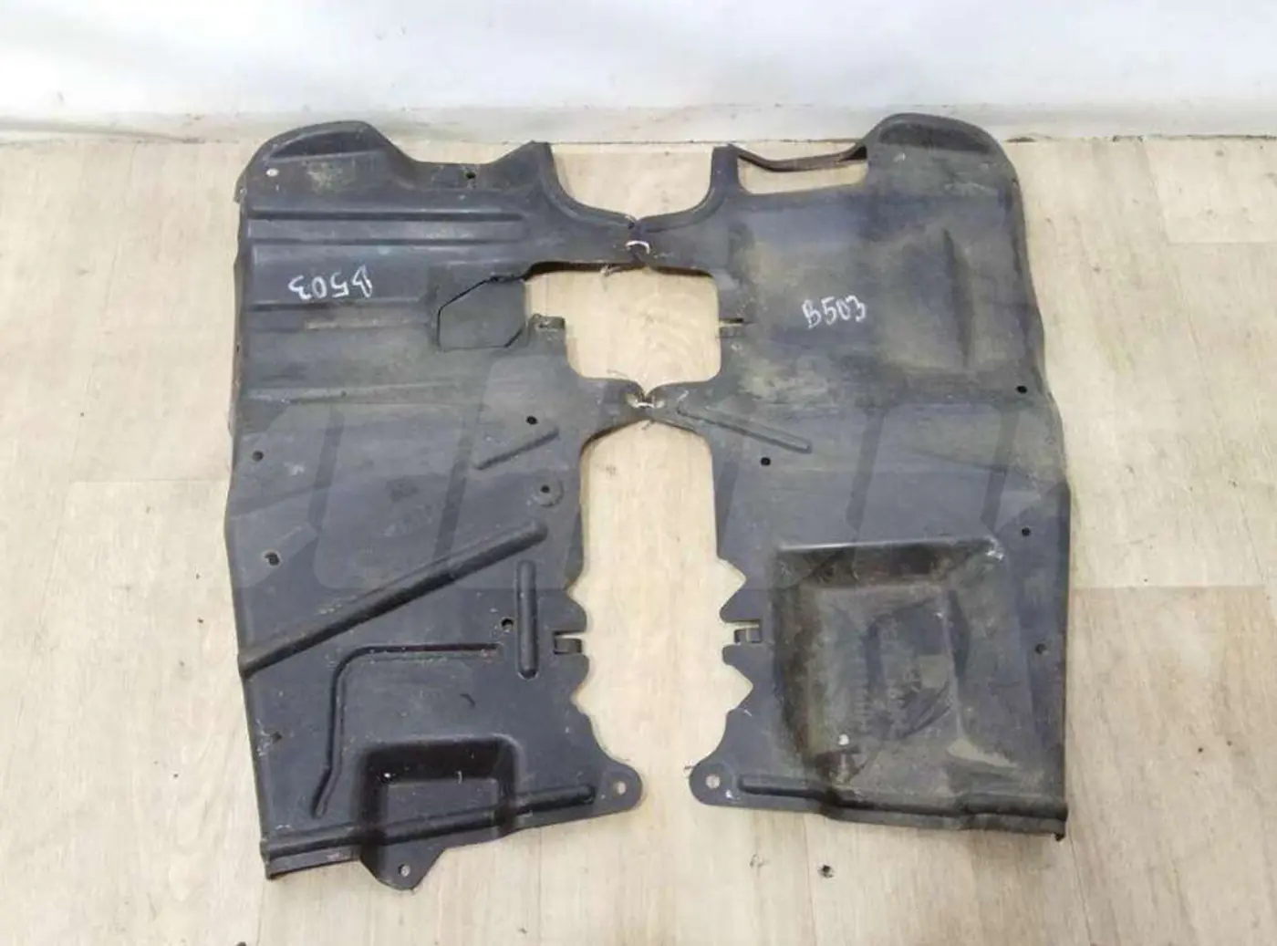 Защита КПП к Volvo V40 2001
