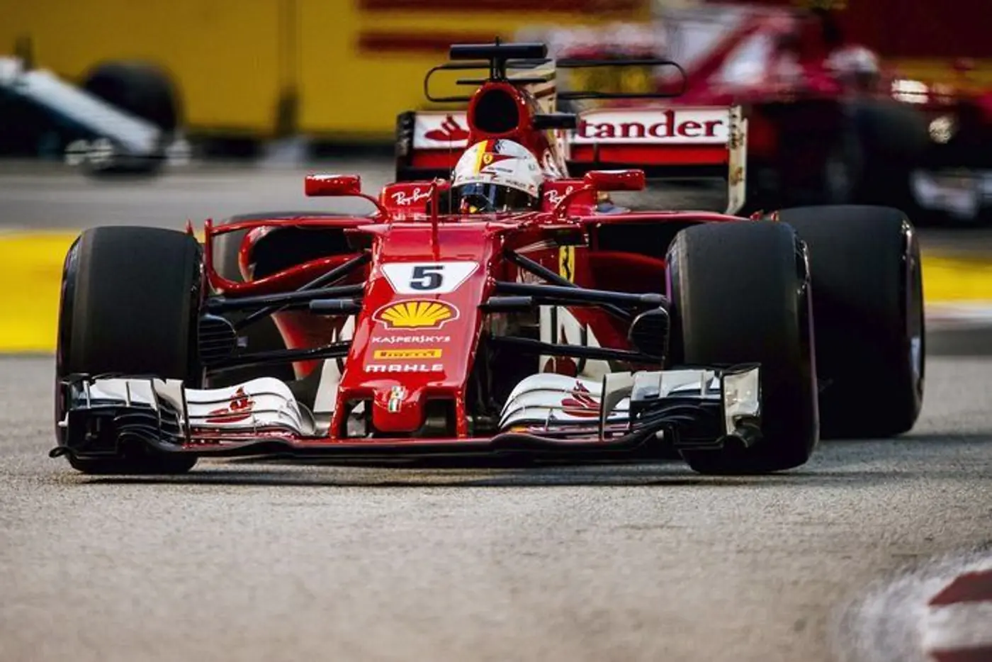 F1. GP Сингапура. Феттель на поуле - отличная заявка на победу!