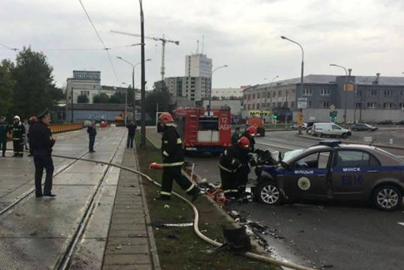 В Минске водитель автомобиля на российских "номерах" уходил от ГАИ и врезался в машину милиции (добавлены фото и видео)