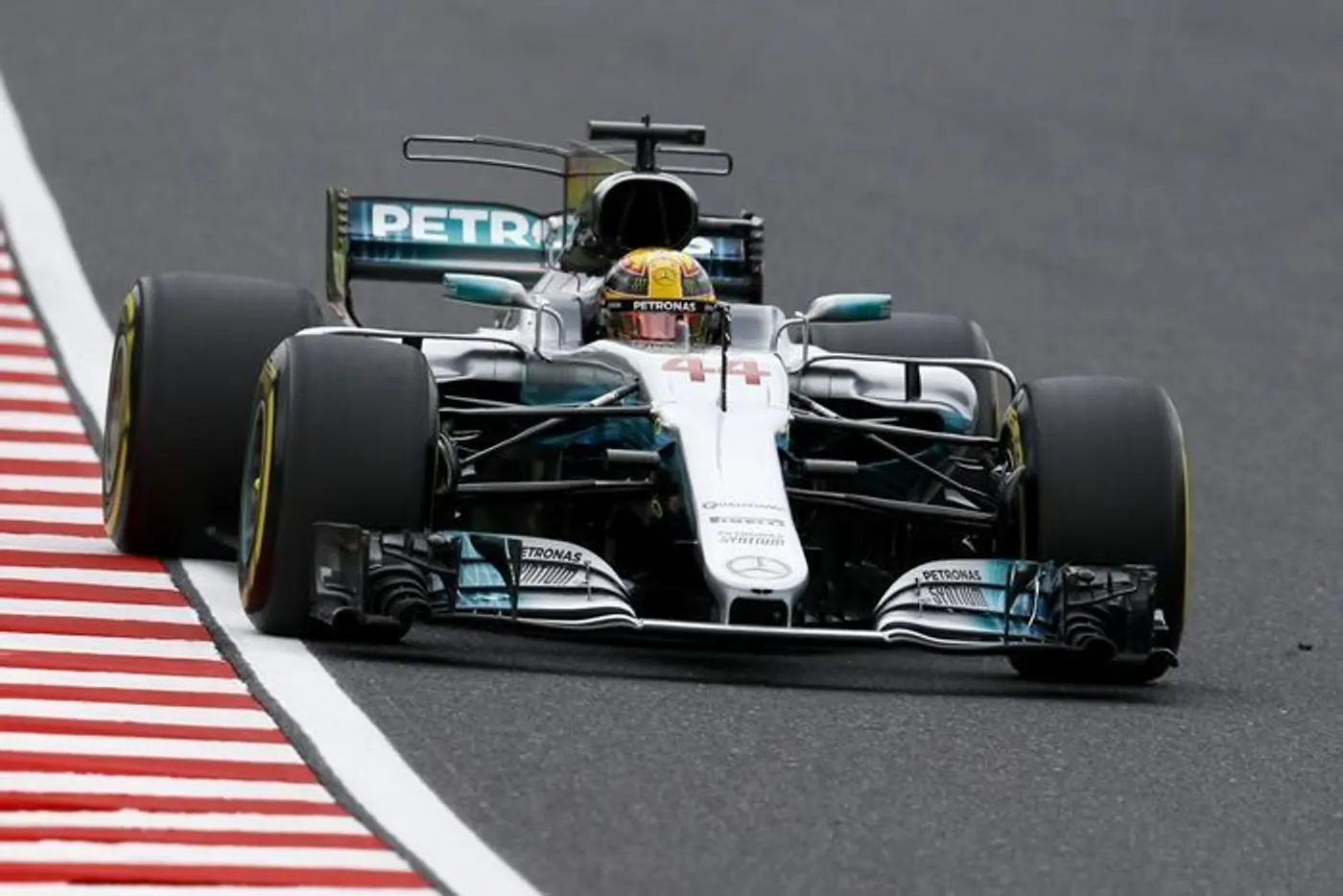 F1. GP Японии. Ферстаппен заставляет Хэмилтона нервничать. Ferrari уничтожает Феттеля