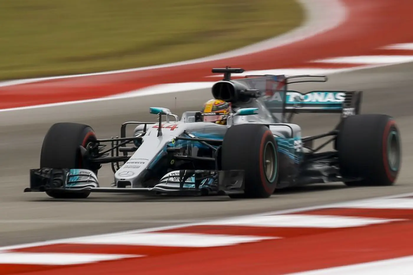 F1. GP США. Хэмилтон выигрывает гонку, Mercedes - четвертый подряд Кубок конструкторов!