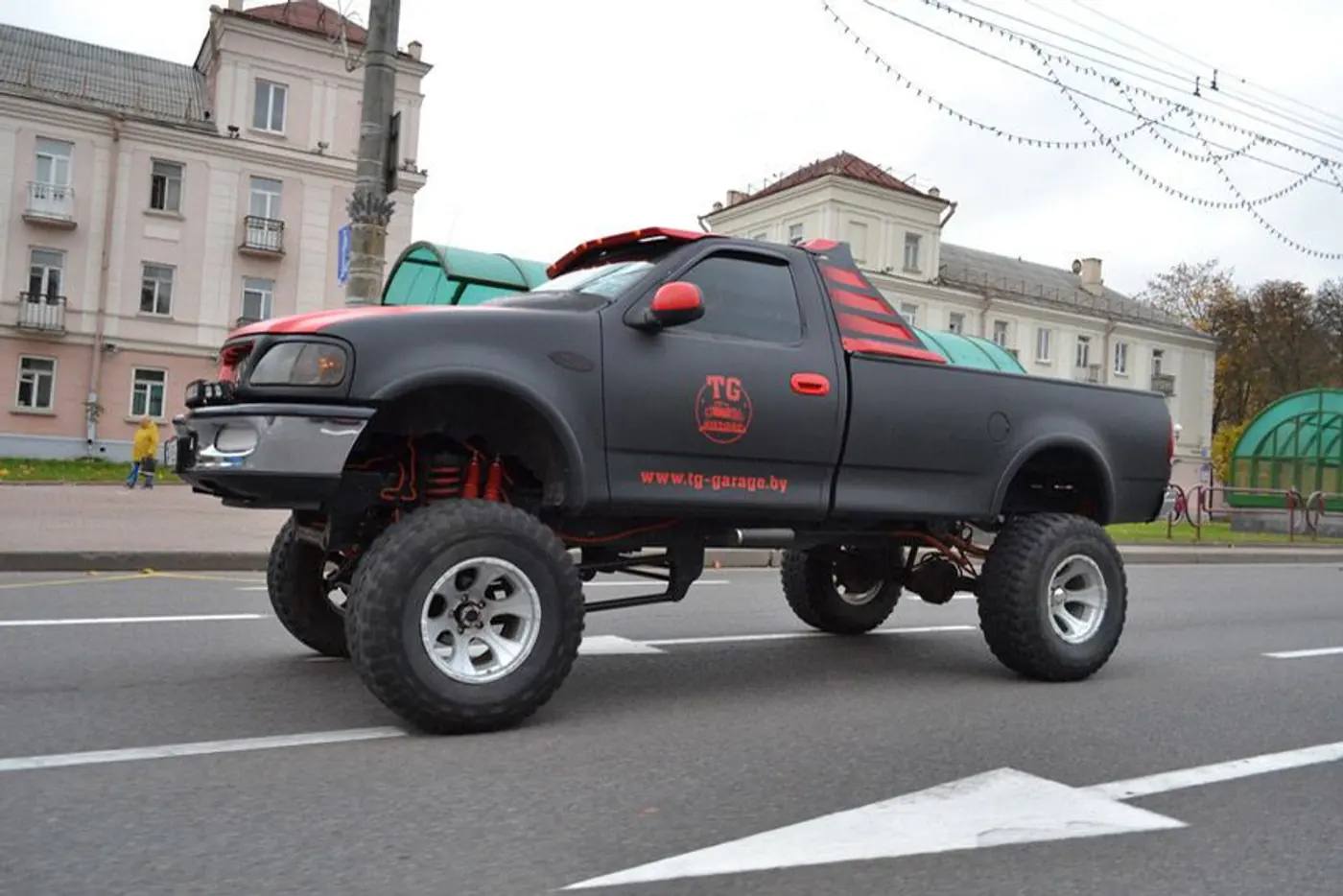 "Двухэтажный": тестируем бигфут Ford F150