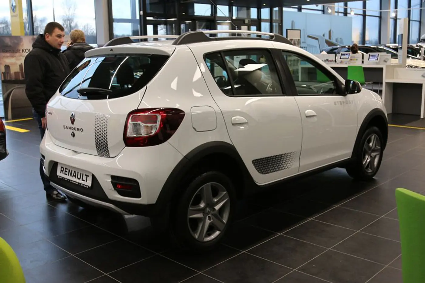 Всего 3300 рублей по программе "Поехали!" - и вы обладатель нового Renault!