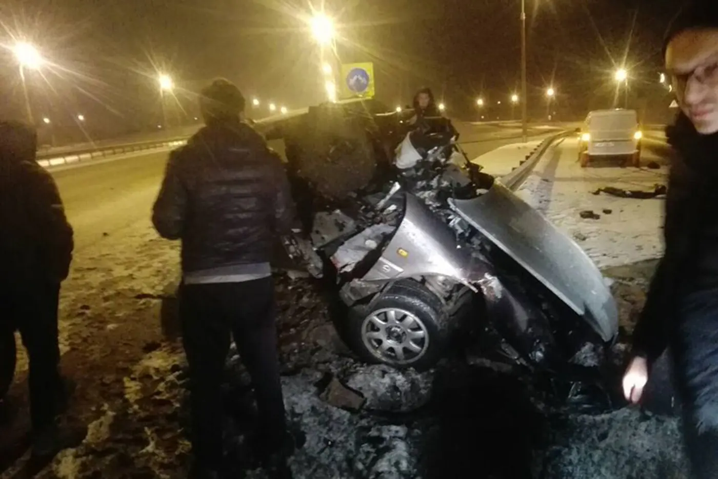 На МКАД в районе Зацени Audi намотало на отбойник. Водитель скончался