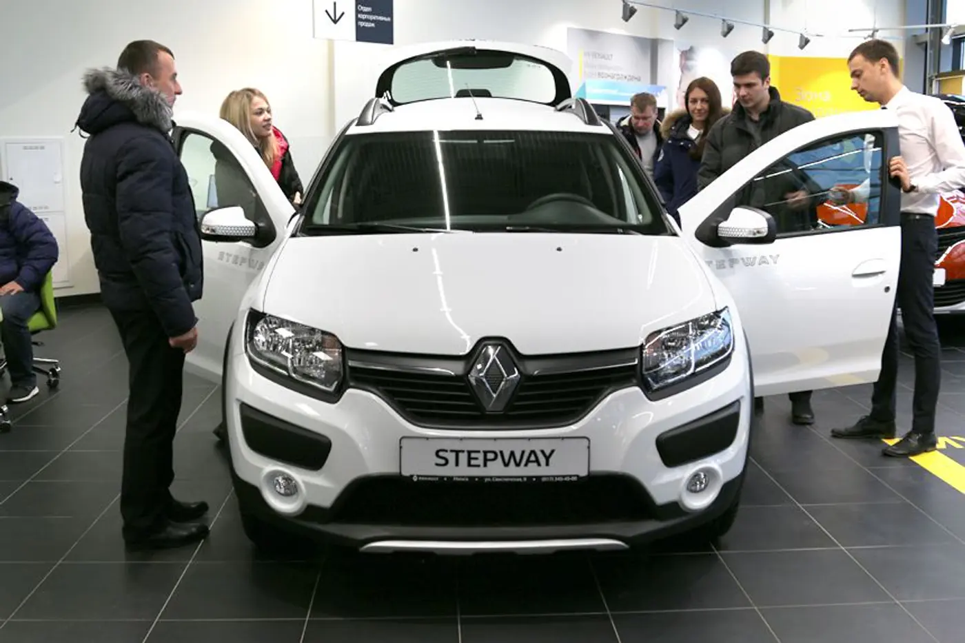 Последняя неделя максимальных скидок в салонах Renault