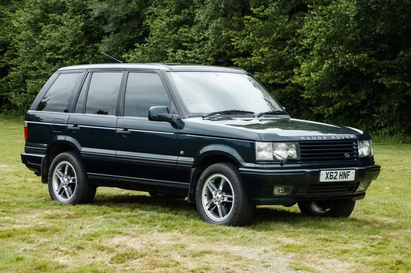 Капризный "стиляга": стоит ли покупать Range Rover второго поколения?