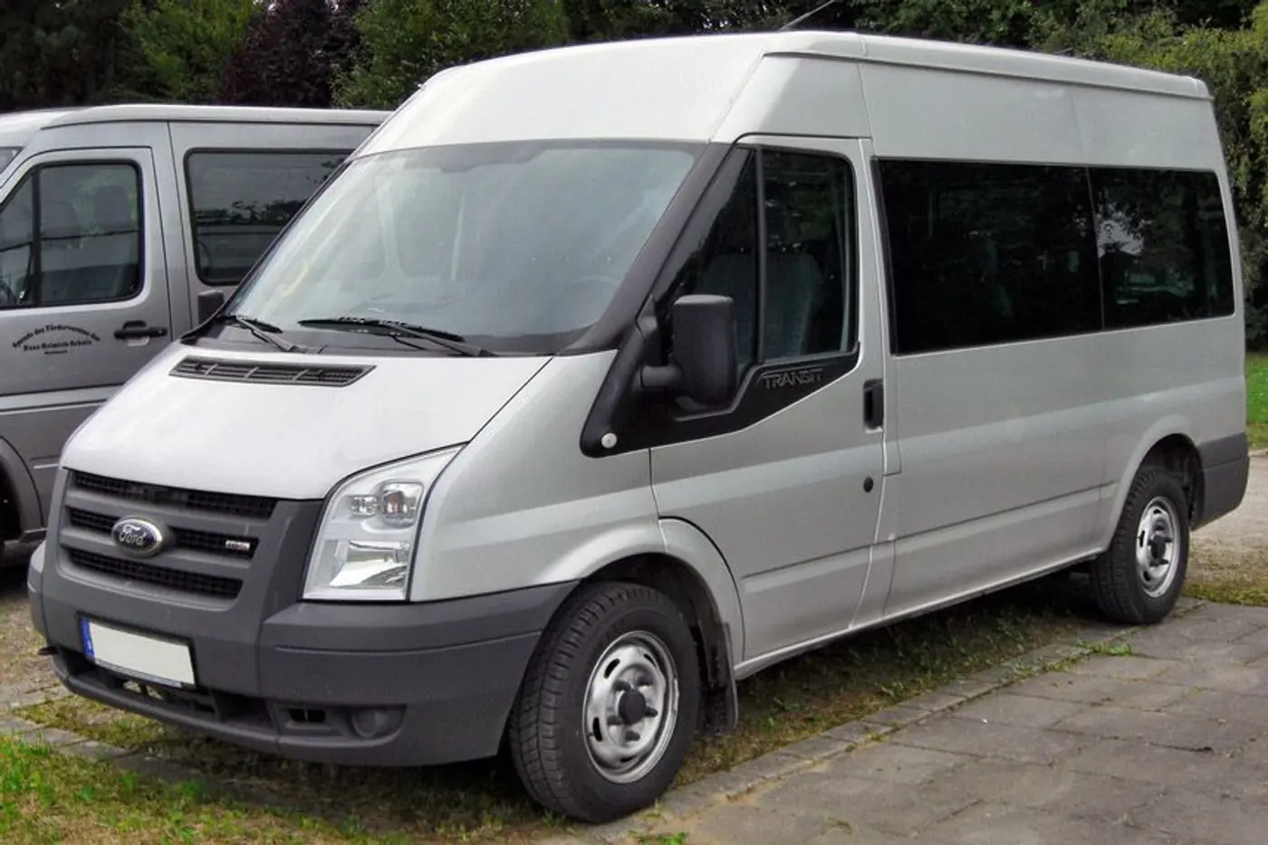 Ford Transit 7-го поколения: есть кто живой?
