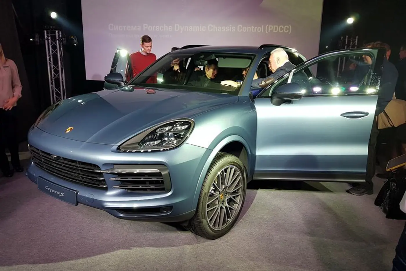 ВДНХ, а не машина: в Минске презентовали новый Porsche Cayenne