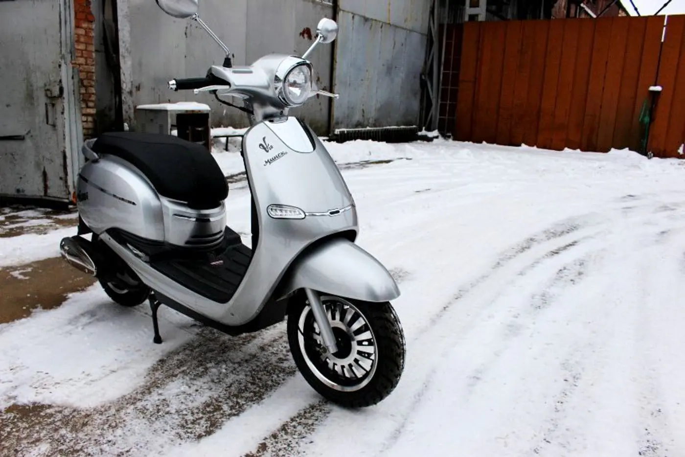 M1NSK Vesna по мотивам Vespa? На "Мотовелозаводе" выпустят модный скутер в винтажном стиле