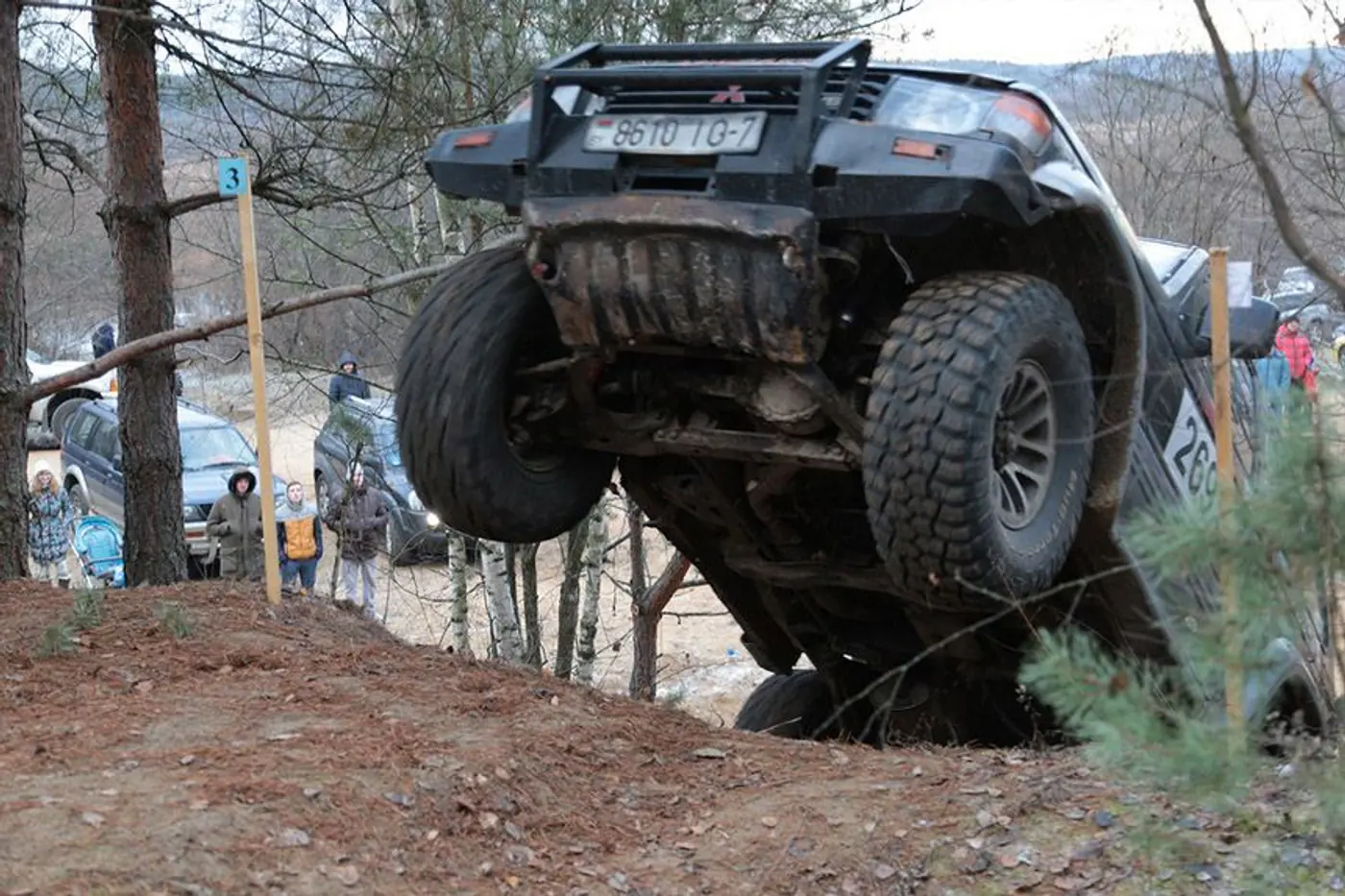 "Пазадарожнiк" для рыбалки и охоты: Pajero или Galloper?
