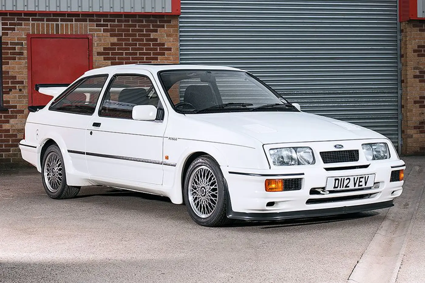 30-летний Ford Sierra продали на аукционе за 111.130 евро. Хотя хотели еще дороже