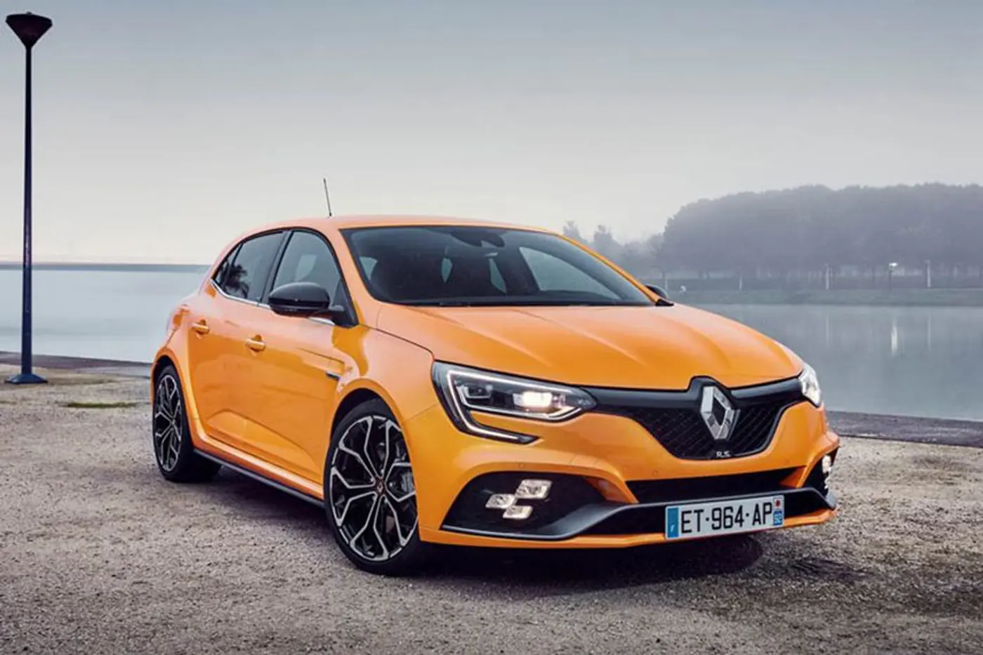 Для фанатов трек-дней. Представлен самый мощный Renault Megane RS Trophy