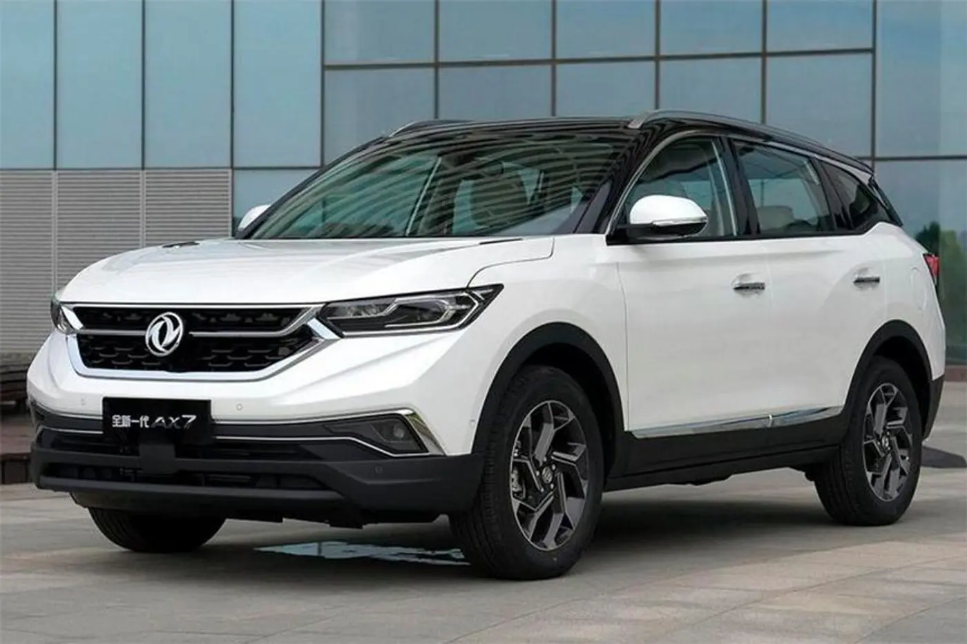 В Китае состоялась официальная премьера прямого конкурента Geely Atlas