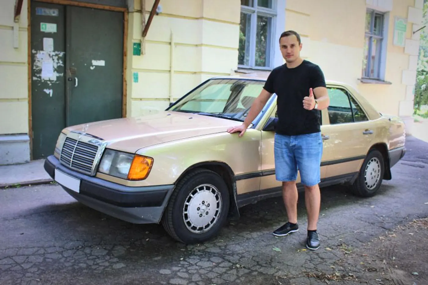 Финал истории Rapid с "жуками": дилер выкупил машину у владельца, а тот пересел на 33-летний Mercedes-Benz