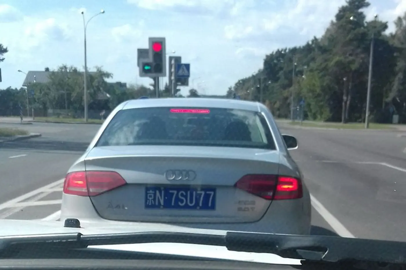 В Гродно сфотографировали Audi A4 Long на китайских "номерах"