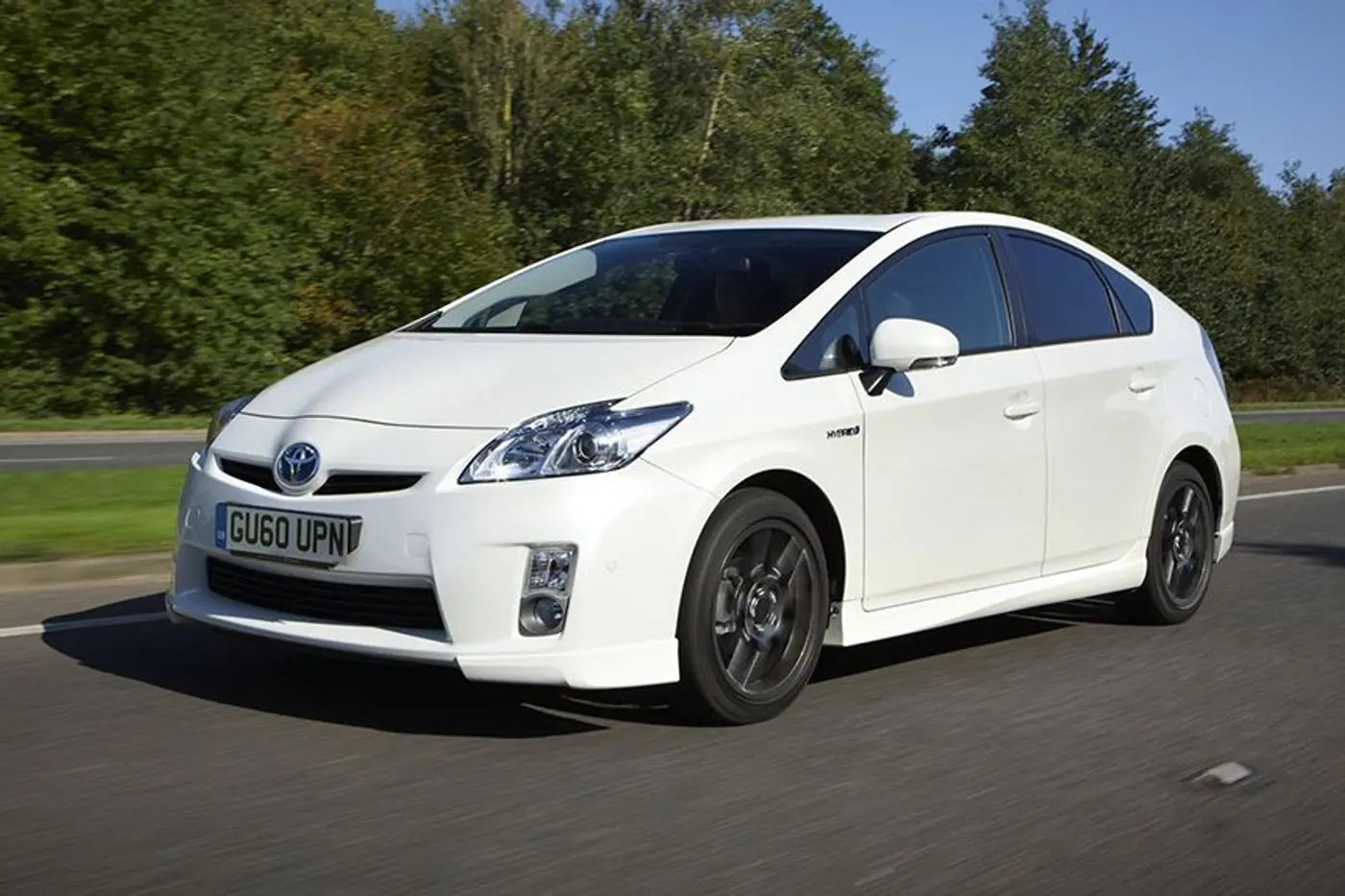 Компания Toyota отзывает  миллион автомобилей по всему миру из-за риска возгорания