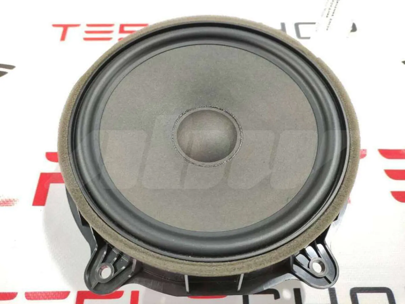 Динамик к Tesla Model 3 2019