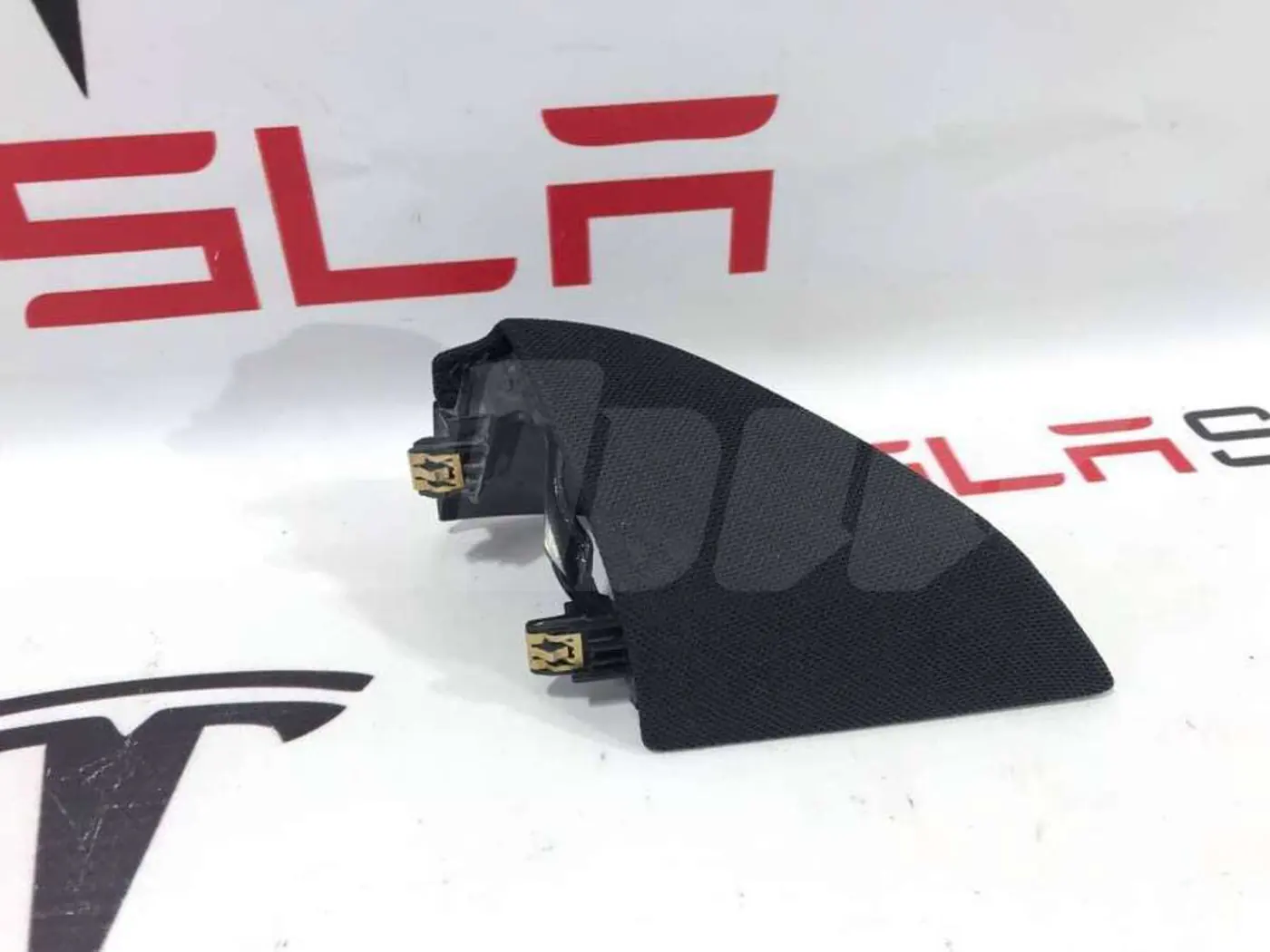 Сетка для динамика к Tesla Model 3 2018