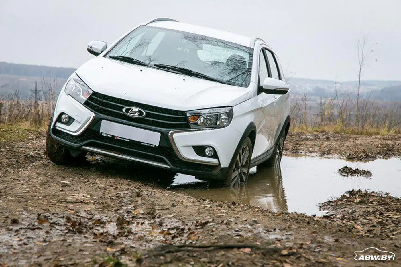 В России дилеры сообщили о повышении цен на Lada Vesta и Largus. Чего ждать белорусам?