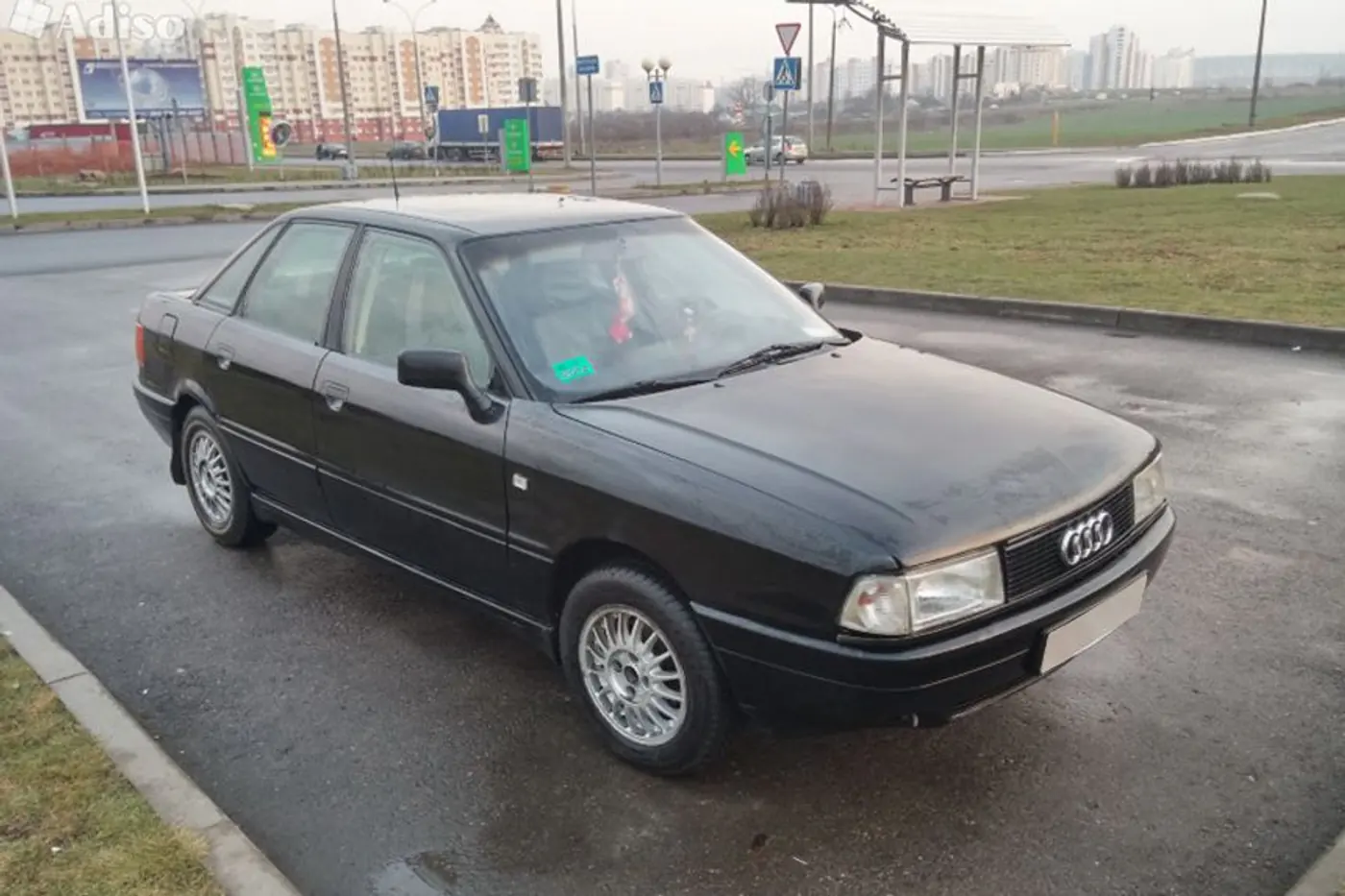 Взял чужую Audi покататься, а когда вернулся, парковочное место заняли. Возбуждено уголовное дело