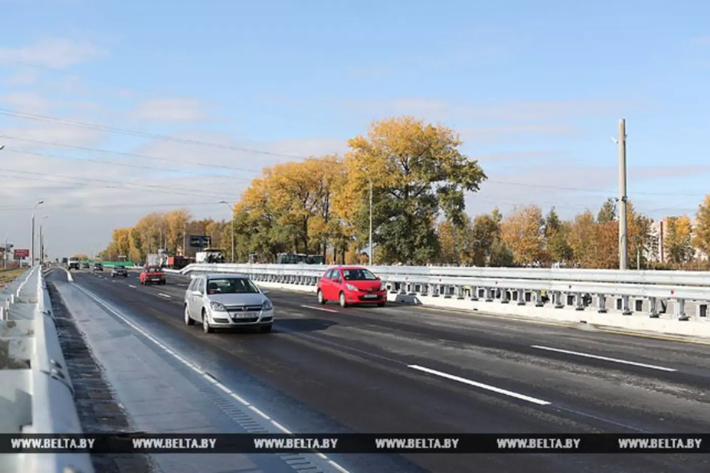 Открылось движение транспорта по внешней стороне МКАД в районе Лошицы