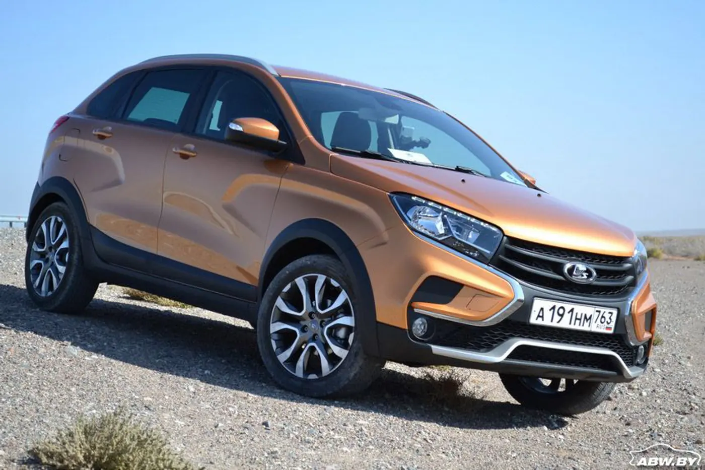 Научились делать? Первый тест-драйв Lada XRAY Cross