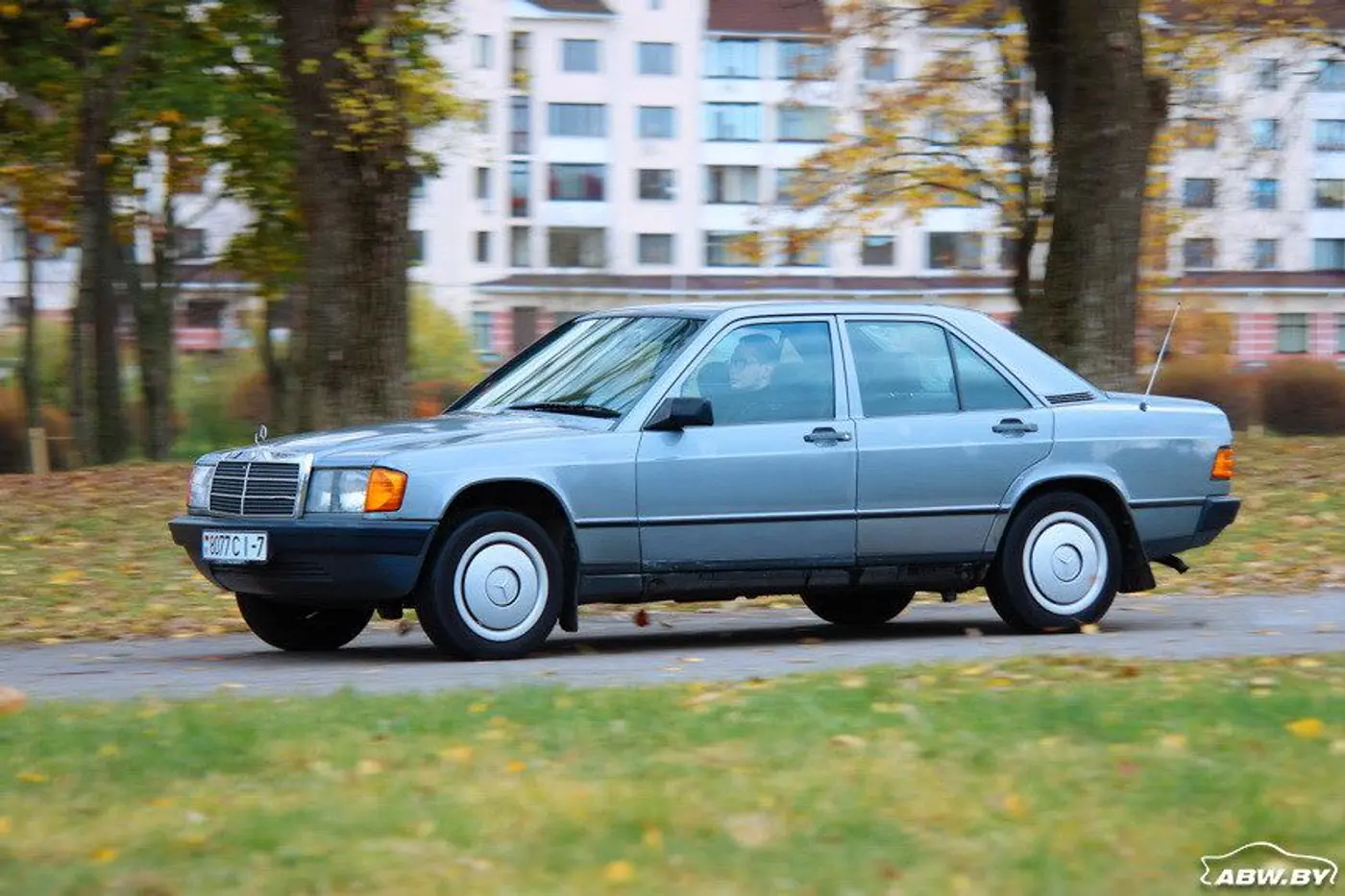 Baby-Benz. Часть 2. Тест-драйв и осмотр на подъемнике Mercedes-Benz 190E за $2200