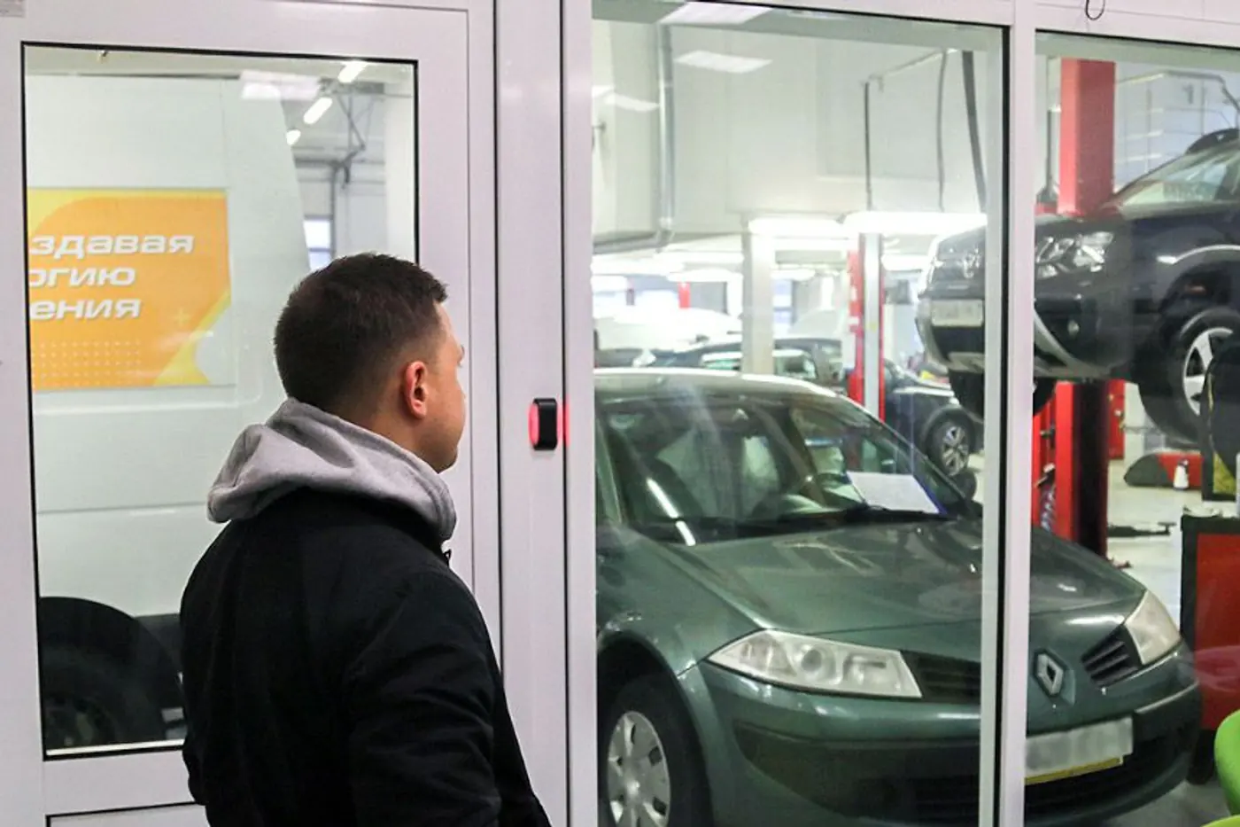 "Нас не ждали?!" Один день журналиста на официальном сервисе Renault
