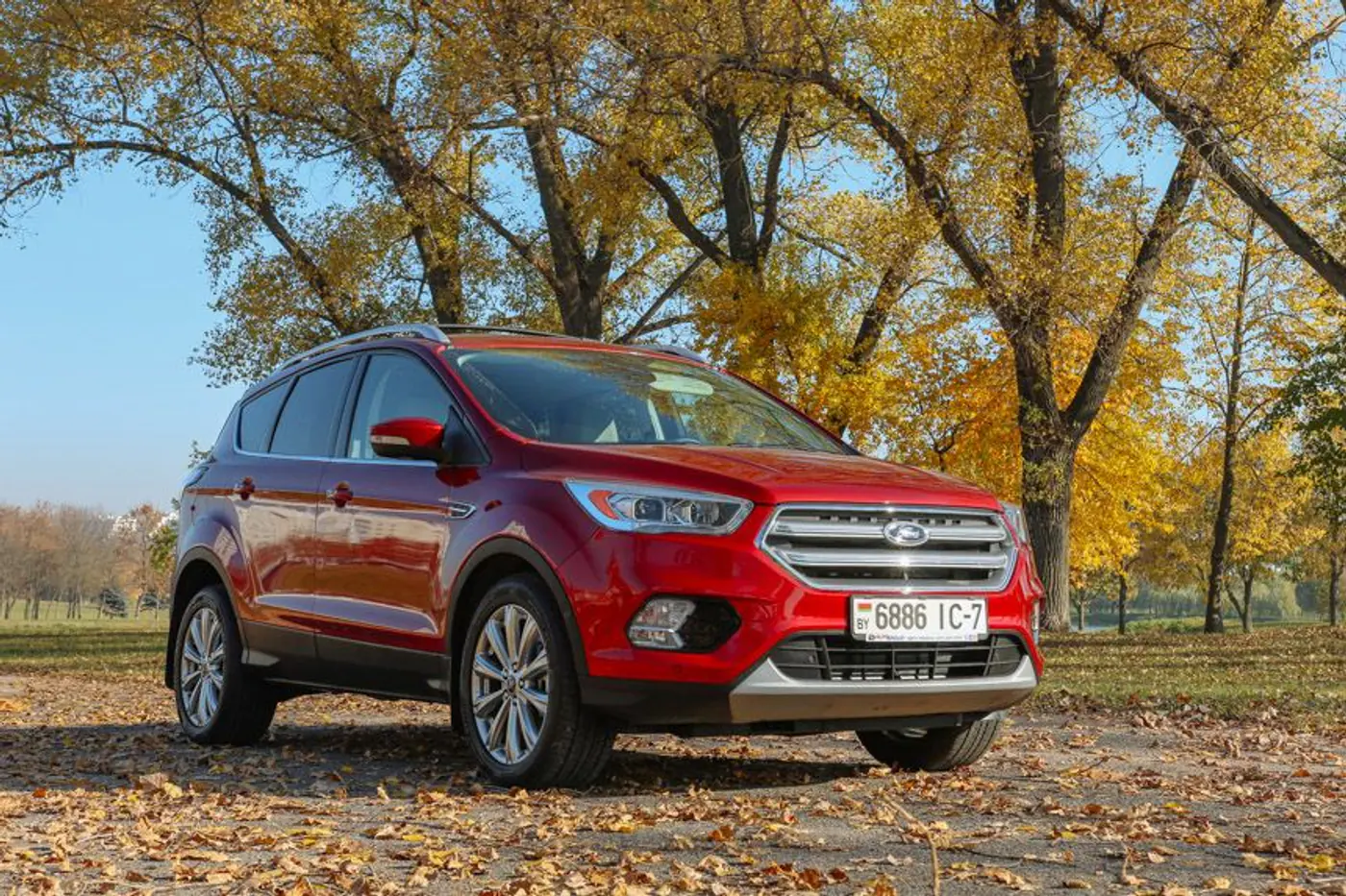Гнать или не гнать: топовый Ford Escape вместо Geely Atlas?