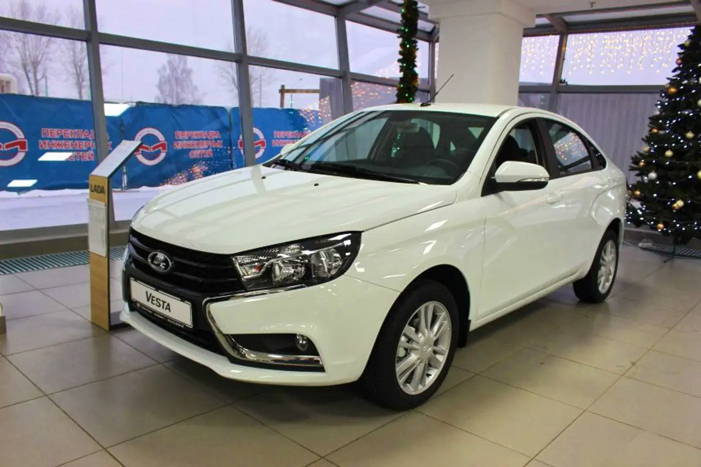 Битва титанов. Geely Emgrand 7 и LADA Vesta: какой из автомобилей дешевле в обслуживании?