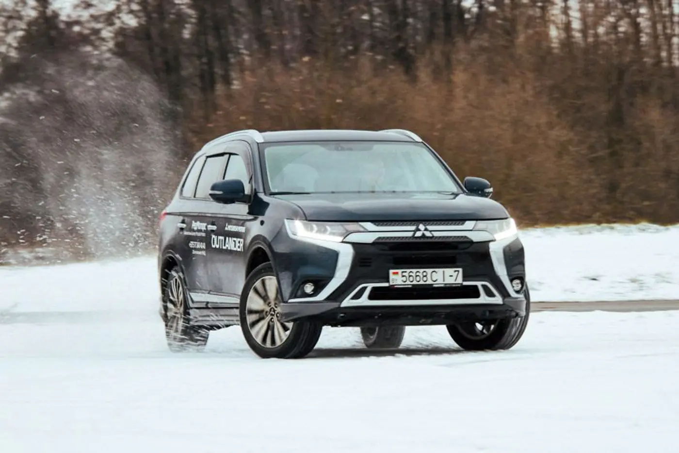 Стар, да удал! Тест-драйв Mitsubishi Outlander, который незаметно обновили