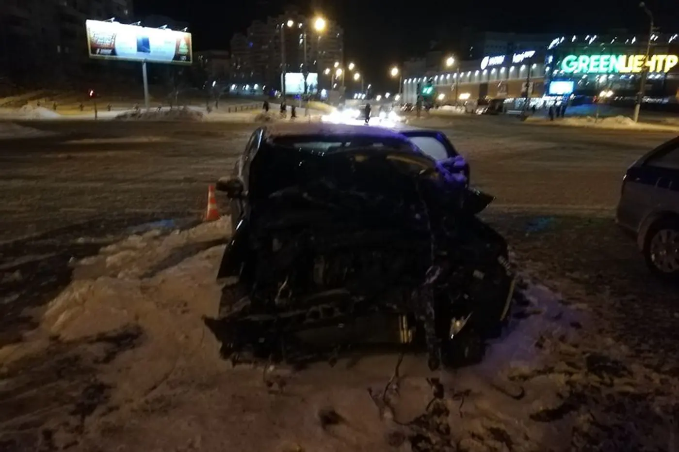 В Витебске водитель маршрутки выехал на перекресток на запрещающий сигнал светофора и столкнулся с Ford Focus