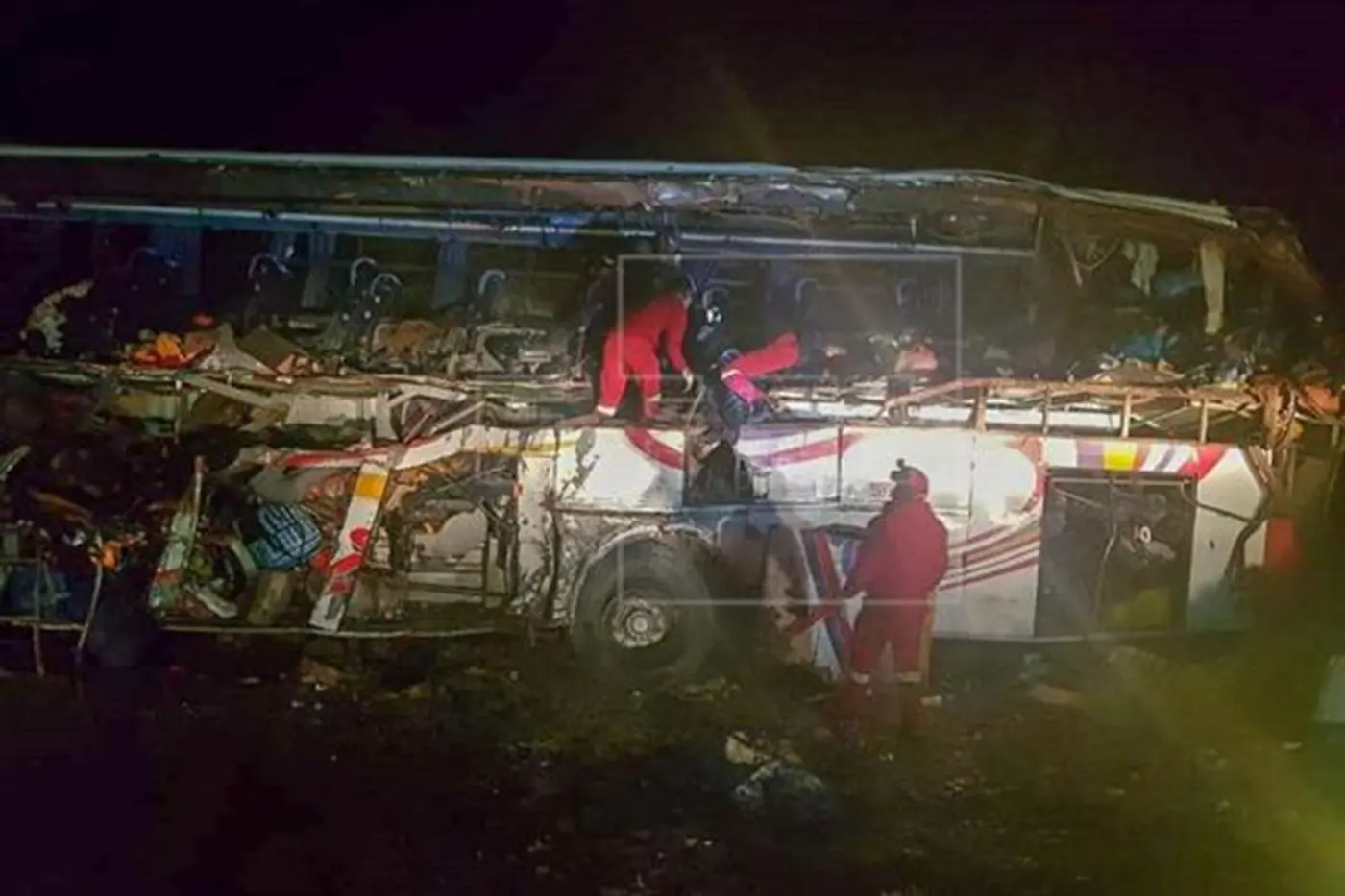 В Боливии 24 человека погибло при столкновении автобуса с грузовиком