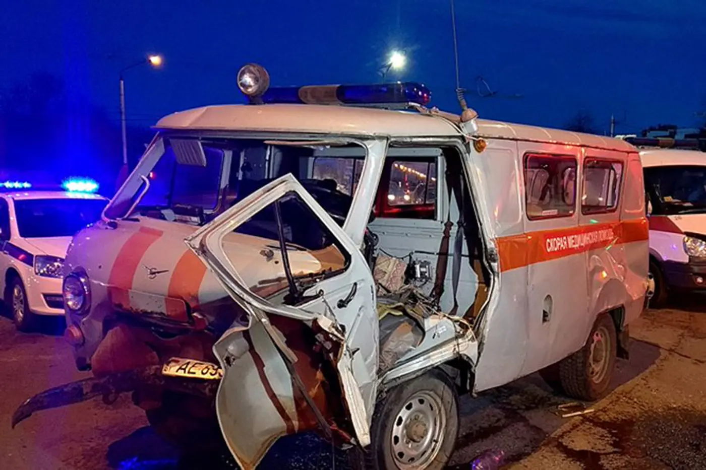 Видеофакт. В Бобруйске "скорая" с роженицей попала в ДТП