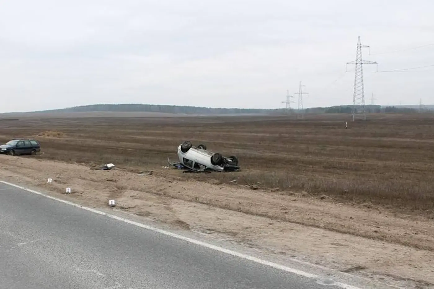 В Волковысском районе после столкновения двух Volkswagen один оказался на крыше