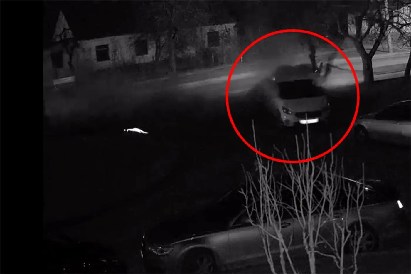 Видеофакт. В Гродно во время уличных гонок BMW врезался в припаркованный Hyundai