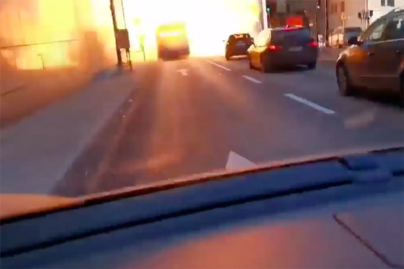 Видеофакт. В центре Стокгольма взорвался автобус с ГБО