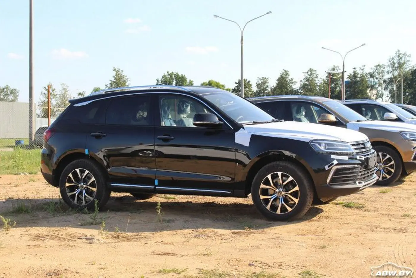 Китайский кроссовер Zotye, от которого открещивался белорусский завод, поступил в продажу