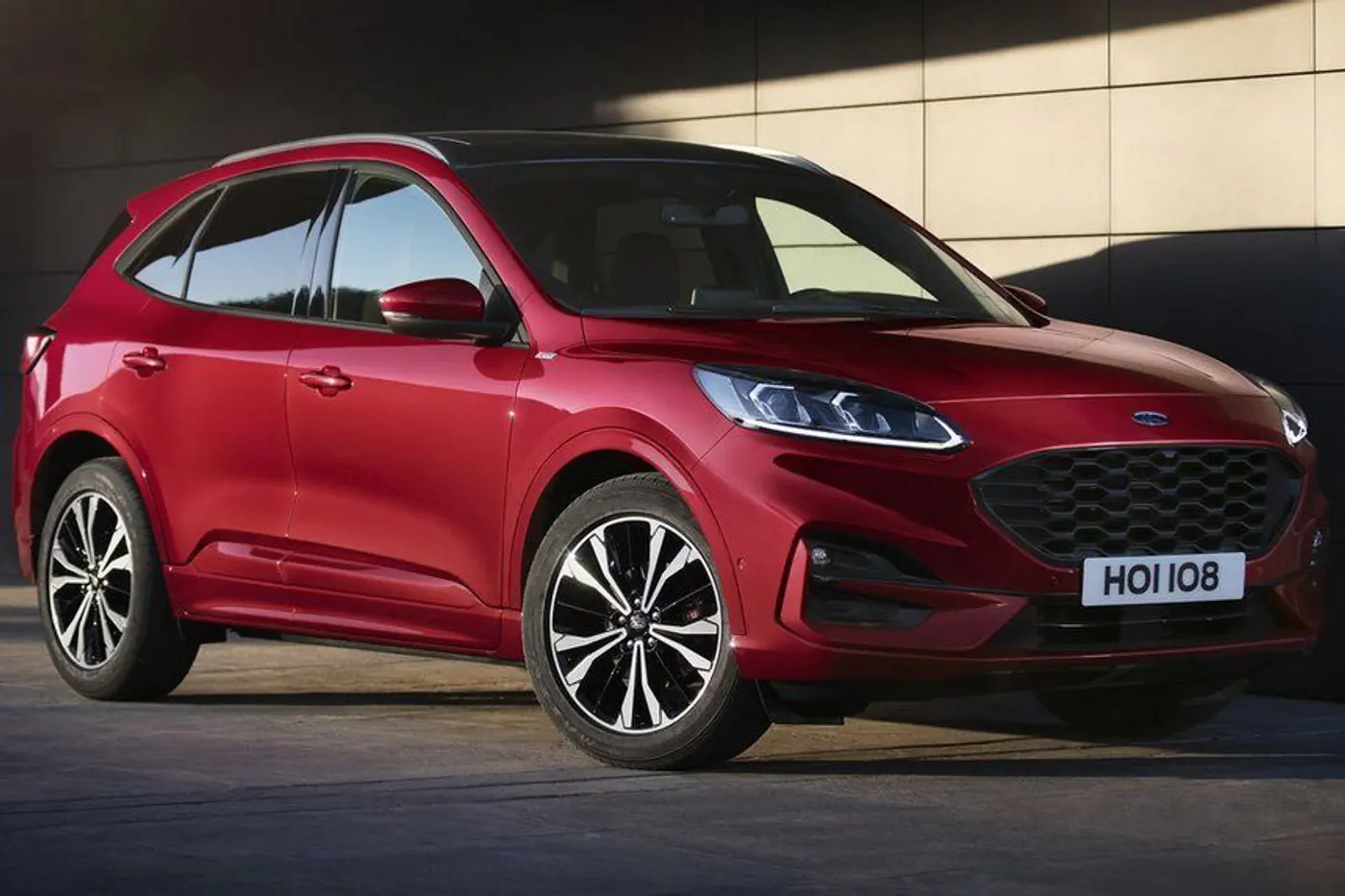 Ford представил новый кроссовер Kuga и объявил о распродаже автомобилей в России